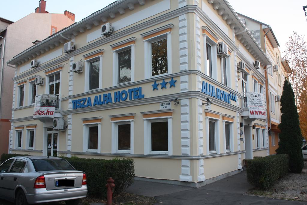 Tisza Alfa Hotel แซแก็ด ภายนอก รูปภาพ